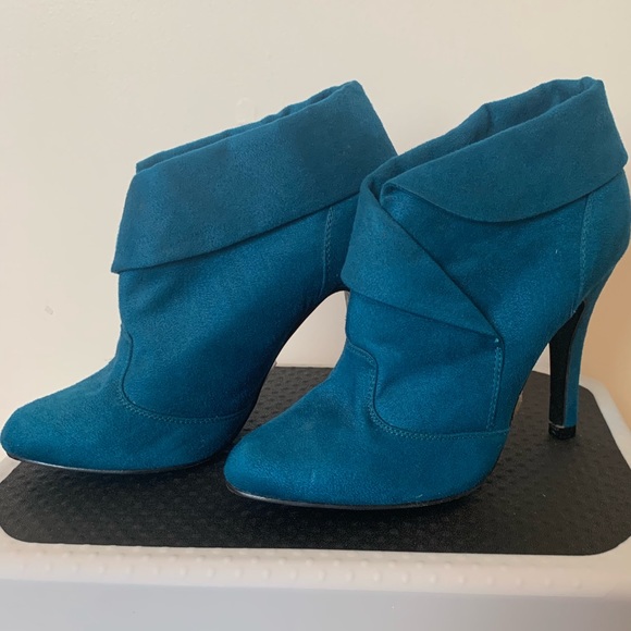 Booties! - Picture 1 of 3